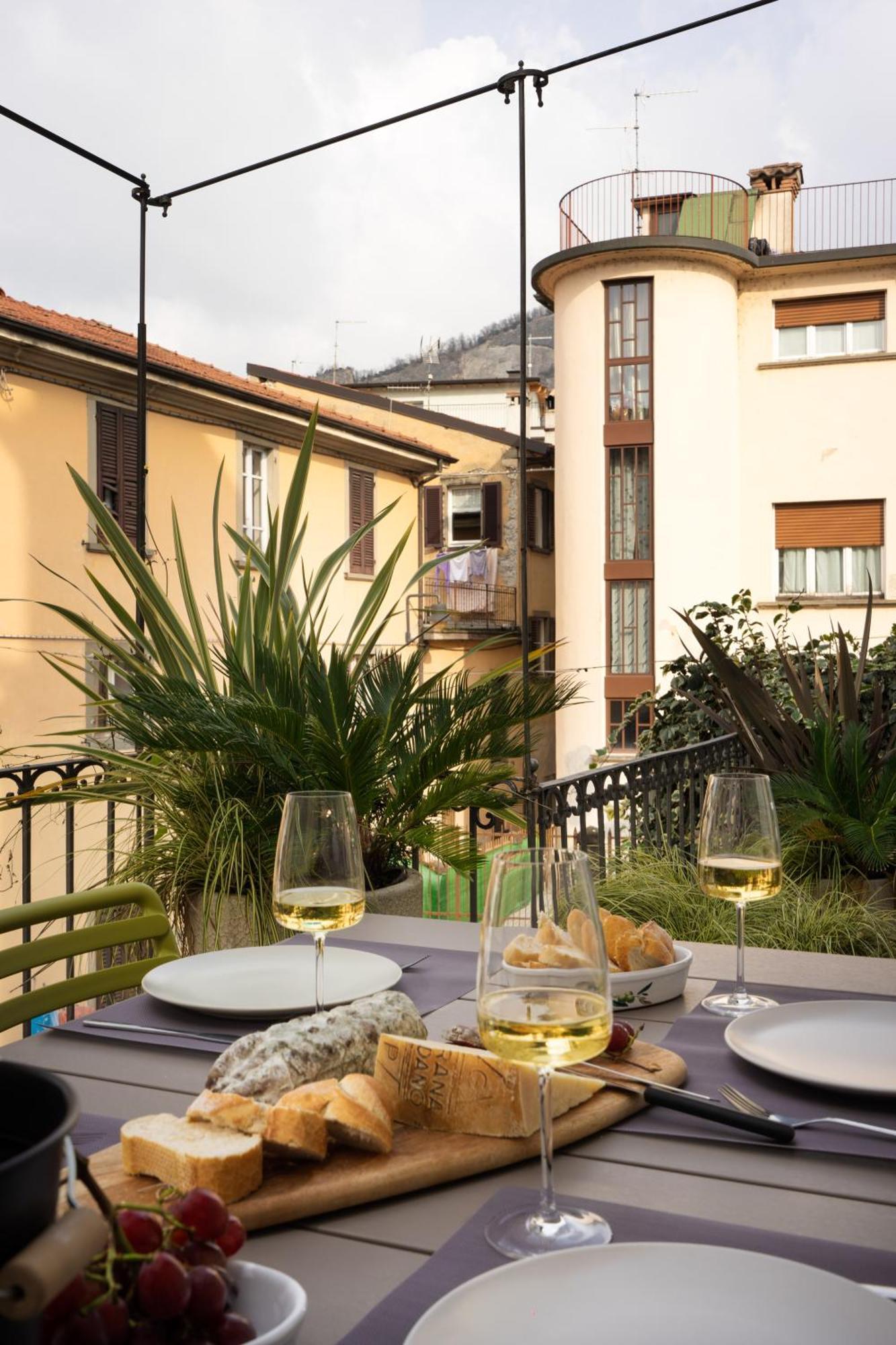 La Casa Sulla Terrazza Appartement Sarnico Buitenkant foto